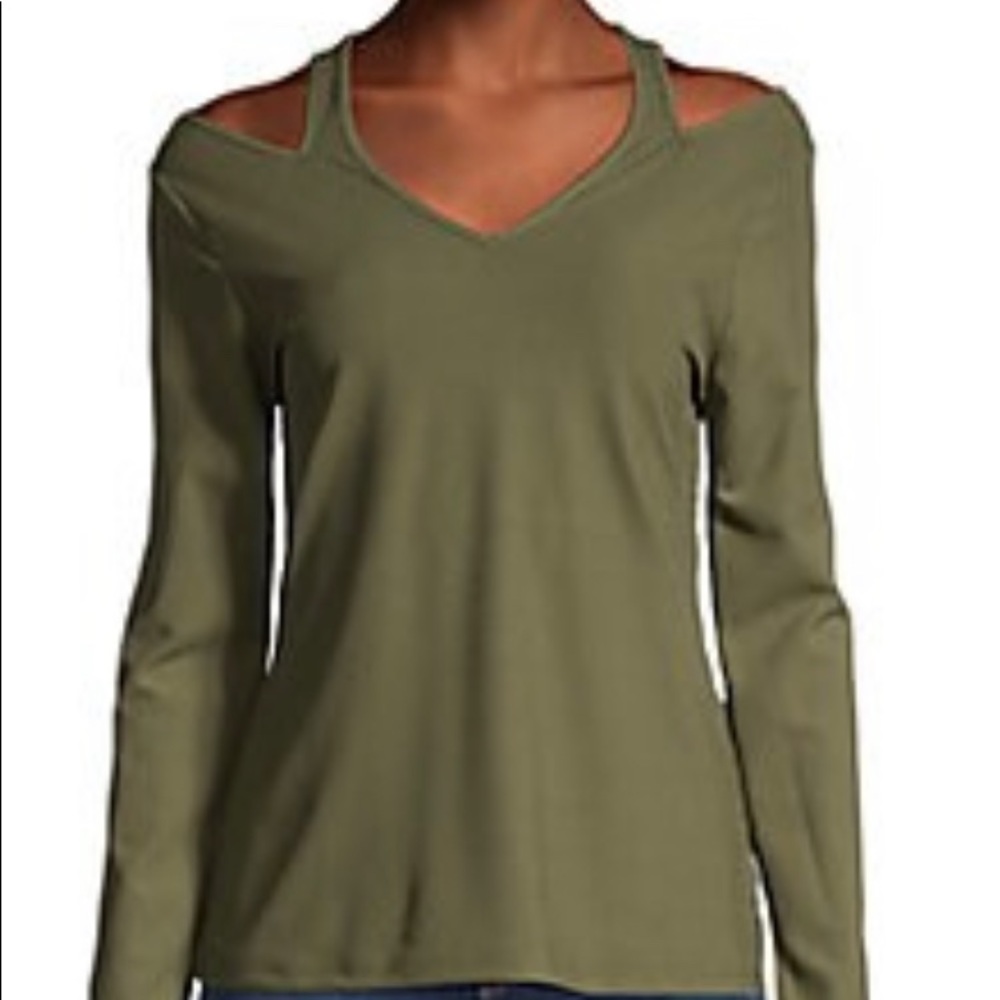 NWT… Ribbed cut out top